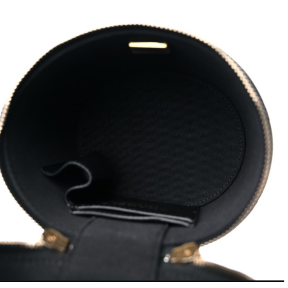 Chanel Vanity Bag - Picture 6 of 13